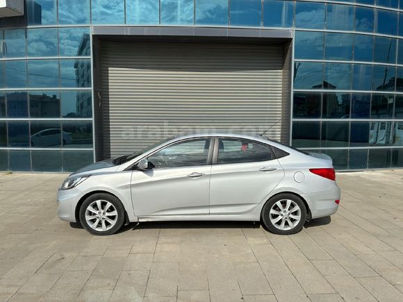 Sahibinden Hyundai Accent Blue 1.4 CVVT Mode Plus 2012 Model