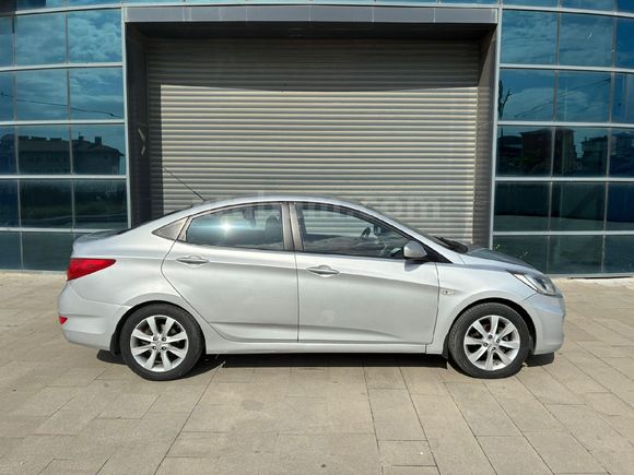Sahibinden Hyundai Accent Blue 1.4 CVVT Mode Plus 2012 Model
