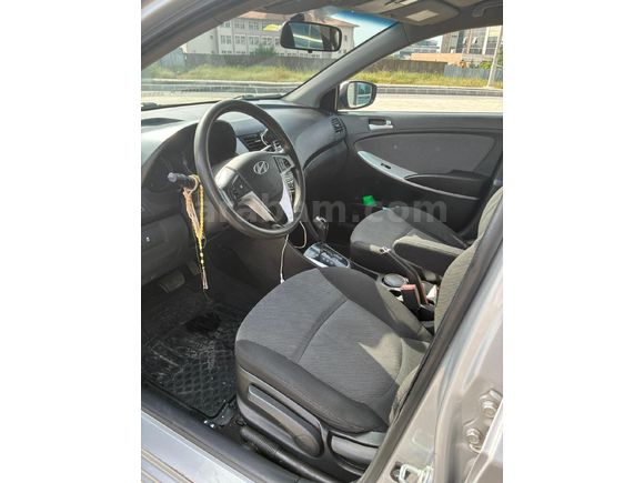 Sahibinden Hyundai Accent Blue 1.4 CVVT Mode Plus 2012 Model