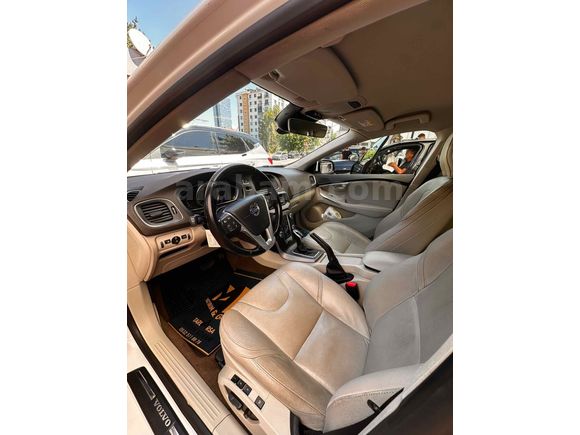 Sahibinden Volvo V40 1.6 D Premium 2015 Model 
