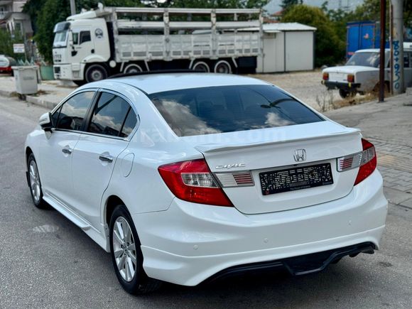 Sahibinden Honda Civic 1.6i VTEC Eco Elegance 2014 Model