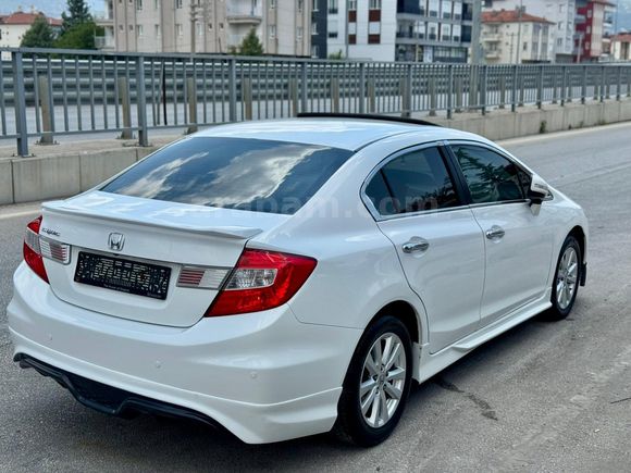Sahibinden Honda Civic 1.6i VTEC Eco Elegance 2014 Model
