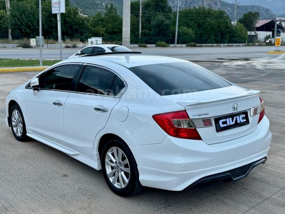 Sahibinden Honda Civic 1.6i VTEC Eco Elegance 2014 Model
