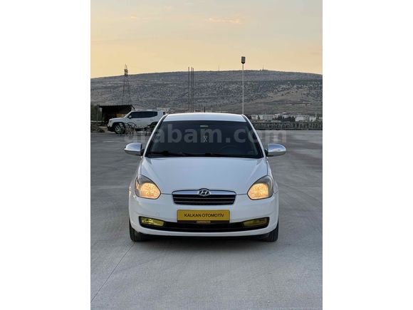 HYUNDAİ ACCENT ERA EN FUL PAKET DİJİTAL KLİMA