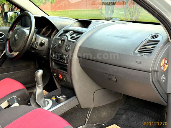 RENAULT MEGANE 1.5 DCİ DİNAMİC 2004 MODEL TEMİZ BAKIMLI ! ! !