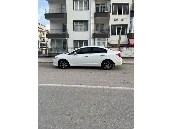 Sahibinden Honda Civic 1.6i VTEC Eco Premium 2014 Model 