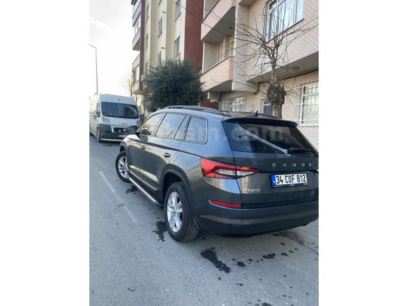  Skoda Kodiaq BOYASIZ  TRAMERSİZ SERVİS BAKIMLI CAM TAVAN  