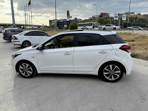 Sahibinden Hyundai i20 1.2 MPI Style 2015 Model 