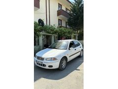 Modelinin En Temizlerinden – Orijinal 143.000 KM’de Masrafsız Rover 216 Si