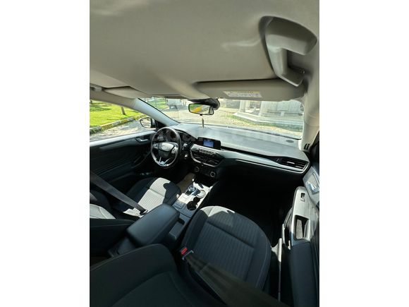 Sahibinden Ford Focus Tr'de tek 21 22 çıkışlı emsalsiz düşük km 8 ileri joystick vites