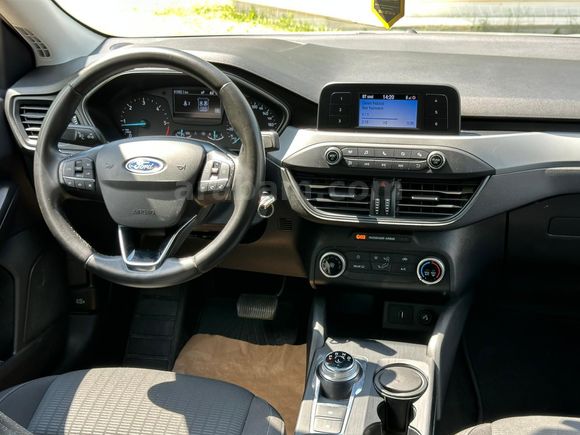 Sahibinden Ford Focus Tr'de tek 21 22 çıkışlı emsalsiz düşük km 8 ileri joystick vites