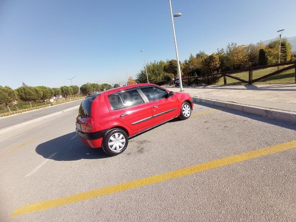 Renault Clio 1.4 RTA 2001 Model  klimalı..