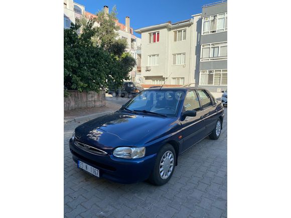 Sahibinden Ford Escort 1.6 Classic 2000 Model  176.000 km Lacivert