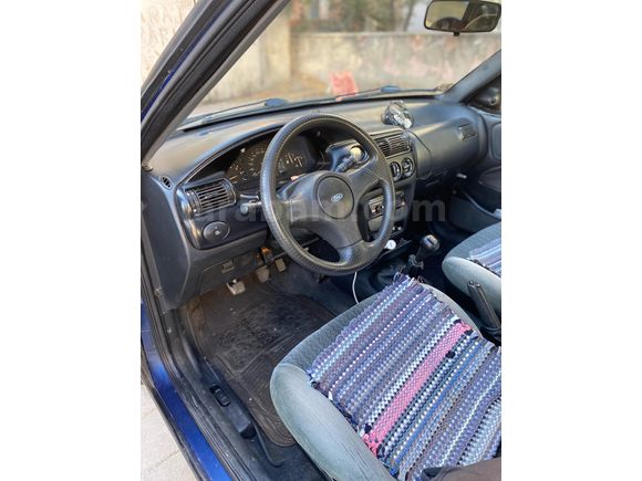 Sahibinden Ford Escort 1.6 Classic 2000 Model  176.000 km Lacivert