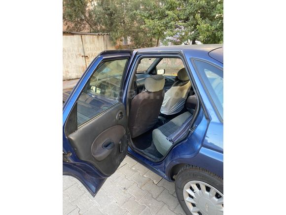 Sahibinden Ford Escort 1.6 Classic 2000 Model  176.000 km Lacivert