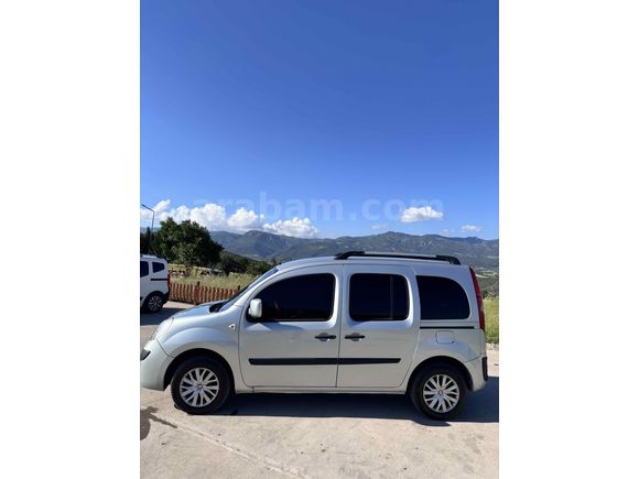 Sahibinden Renault Kangoo Multix 1.5 dCi Expression 2011 Model 
