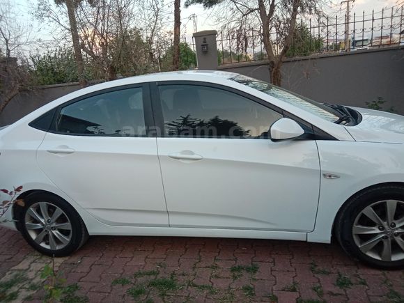 Sahibinden Hyundai Accent Blue 1.6 CRDI Otomatik Mode Plus 2016 Model