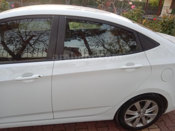 Sahibinden Hyundai Accent Blue 1.6 CRDI Otomatik Mode Plus 2016 Model