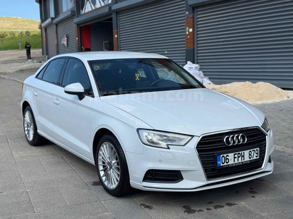Sahibinden Audi A3 Sedan 1.6 TDI Dynamic 2017 Model  270
.000 km Beyaz
