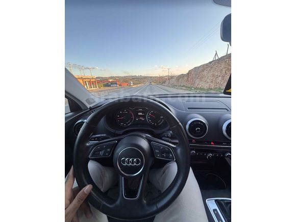 Sahibinden Audi A3 Sedan 1.6 TDI Dynamic 2017 Model  270
.000 km Beyaz