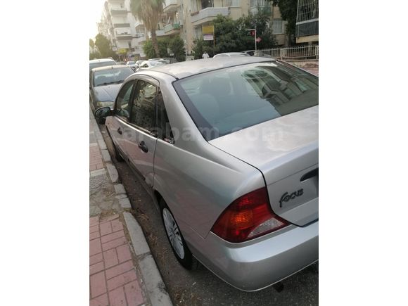 İlk Sahibinden Ford Focus 1.6 Ambiente 2000 Model  LPG takılmamış
