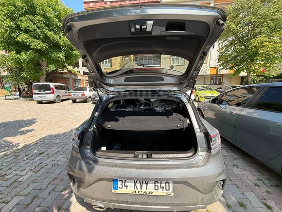 Sahibinden Renault Clio 1.0 TCe Techno Esprit Alpine 2024 Model Lansman Renk 10400 km