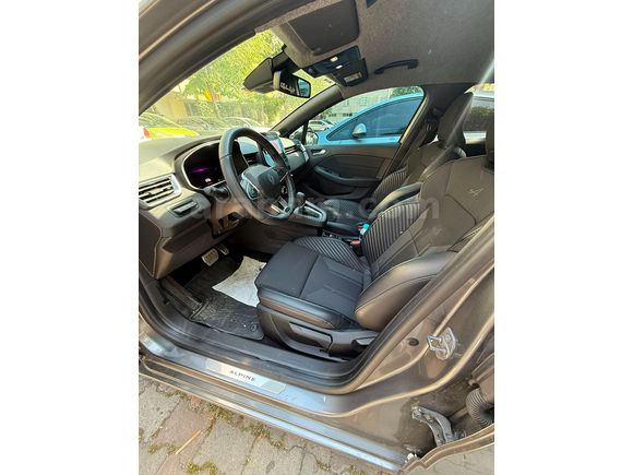 Sahibinden Renault Clio 1.0 TCe Techno Esprit Alpine 2024 Model Lansman Renk 10400 km
