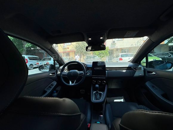 Sahibinden Renault Clio 1.0 TCe Techno Esprit Alpine 2024 Model Lansman Renk 10400 km