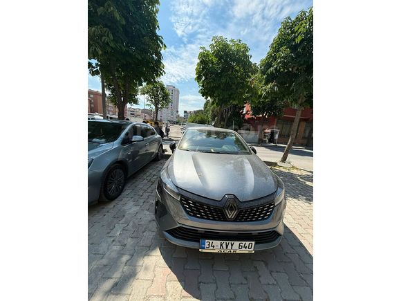 Sahibinden Renault Clio 1.0 TCe Techno Esprit Alpine 2024 Model Lansman Renk 10400 km