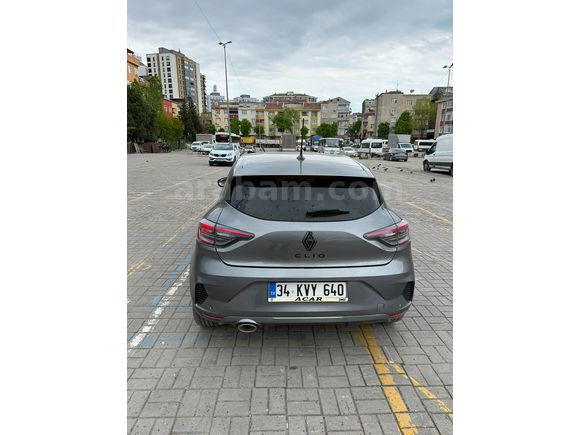 Sahibinden Renault Clio 1.0 TCe Techno Esprit Alpine 2024 Model Lansman Renk 10400 km