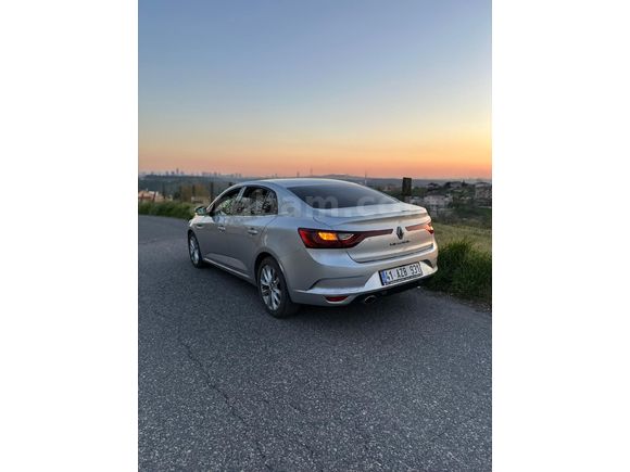 Sahibinden Renault Megane 1.5 Blue DCI Joy 2020 Model