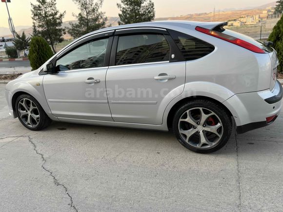 4 YILLIK SAHİBİNDEN BAKIMLI FORD FOCUS 