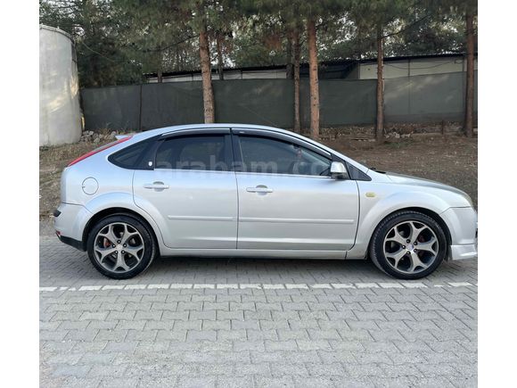 4 YILLIK SAHİBİNDEN BAKIMLI FORD FOCUS 