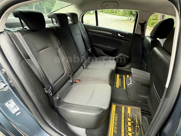 Renault Megane 1.5 Blue DCI Touch 2022 Model 