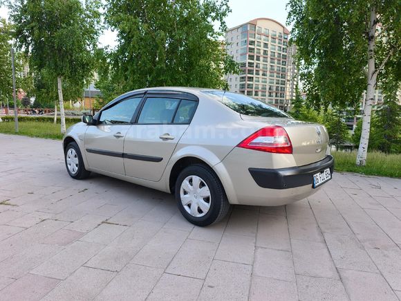 2007 MODEL MEGANE 1.5 DCI AUTHENTİGUE 189 BİNDE BİR PARÇA BOYALI