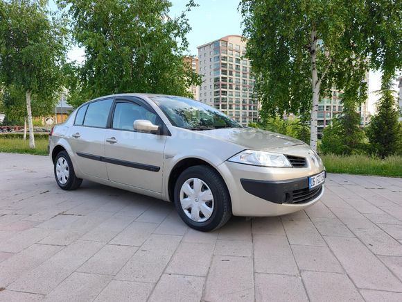 2007 MODEL MEGANE 1.5 DCI AUTHENTİGUE 189 BİNDE BİR PARÇA BOYALI