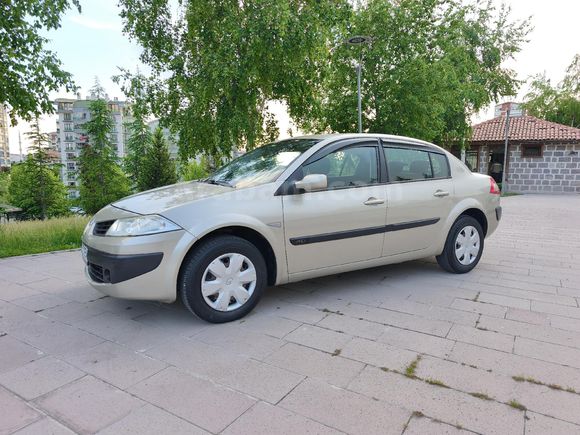 2007 MODEL MEGANE 1.5 DCI AUTHENTİGUE 189 BİNDE BİR PARÇA BOYALI