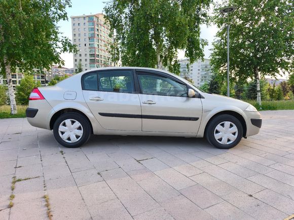2007 MODEL MEGANE 1.5 DCI AUTHENTİGUE 189 BİNDE BİR PARÇA BOYALI