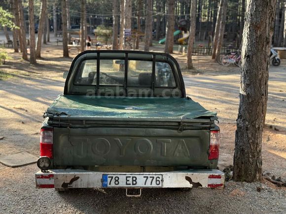 Sahibinden Toyota Hilux 2.4 D 2000 
Model 