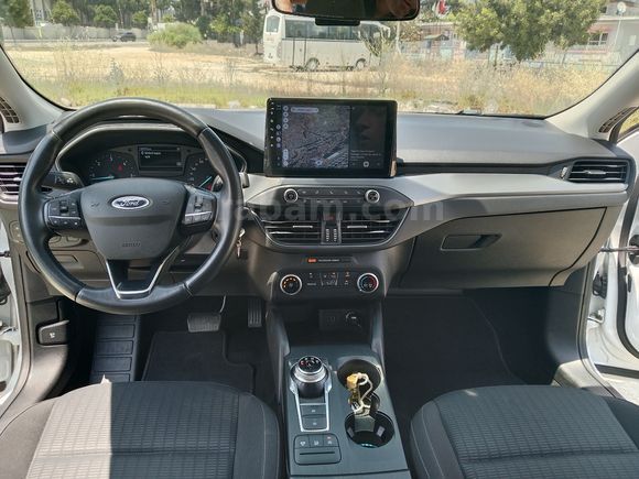 Öğretmenden Değişensiz Bakımlı 2020 Model Ford Focus 1.5 TDCi Trend X 