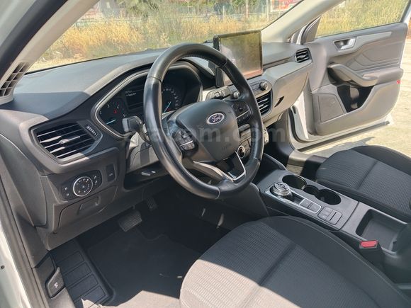Öğretmenden Değişensiz Bakımlı 2020 Model Ford Focus 1.5 TDCi Trend X 