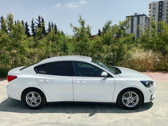 Öğretmenden Değişensiz Bakımlı 2020 Model Ford Focus 1.5 TDCi Trend X 