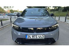 OPEL CORSA 1.2 T AT 8 GS  ÇİFT RENK CAM TAVAN 27000 KM HATASIZ