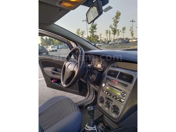 Sahibinden Fiat Linea 1.4 Fire Dynamic 2009 Model  253.000 km Siyah