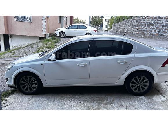 Sahibinden Opel Astra 1.6 Enjoy 111.Yıl 2011 Model 