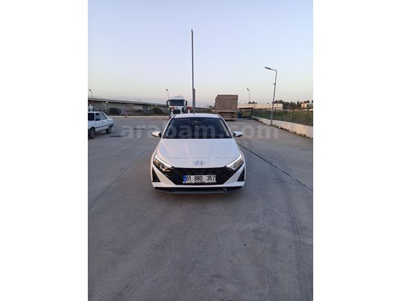 Sahibinden Hyundai i20 1.0 T-GDI Style 2025 Model  18.000 km Beyaz