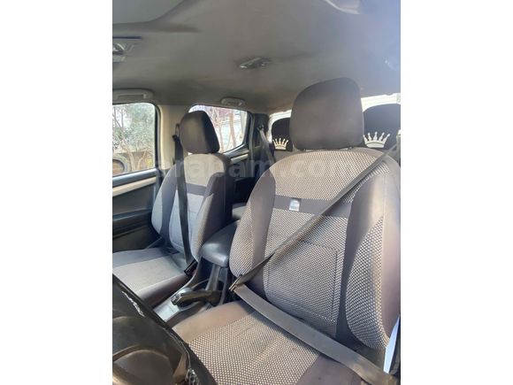 Sahibinden Isuzu D-Max 2.5 4x2 LTD 2013 Model  390.000 km Siyah