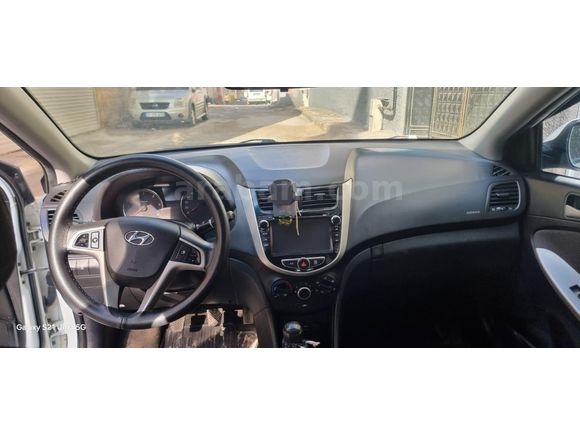 Sahibinden Hyundai Accent Blue 1.6 CRDI Mode Plus 2014 Model  245.000 km Beyaz