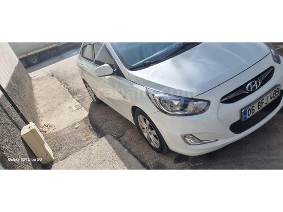 Sahibinden Hyundai Accent Blue 1.6 CRDI Mode Plus 2014 Model  245.000 km Beyaz