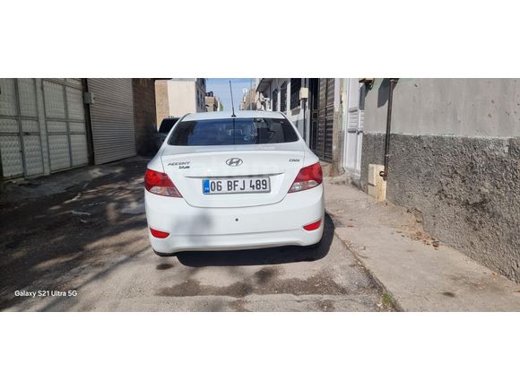 Sahibinden Hyundai Accent Blue 1.6 CRDI Mode Plus 2014 Model  245.000 km Beyaz